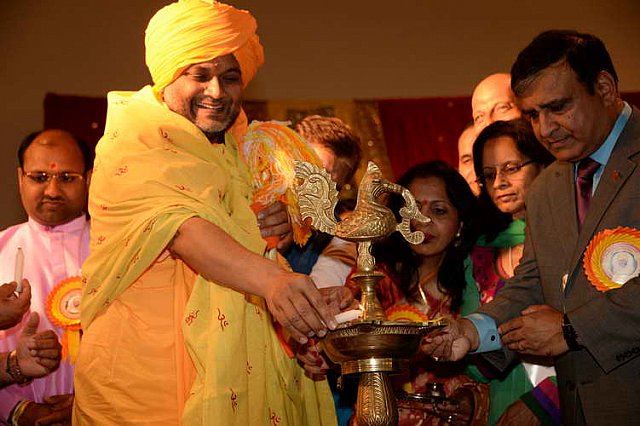 Gurudev2-7-11-14-1988-DDeRosaPhoto