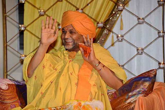Gurudev2-7-11-14-2110-DDeRosaPhoto