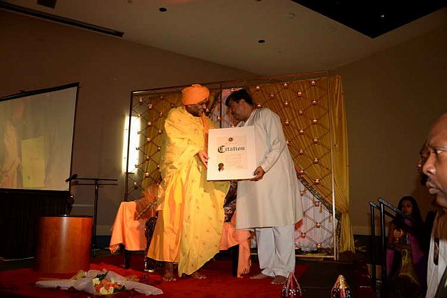 Gurudev2-7-11-14-2402-DDeRosaPhoto