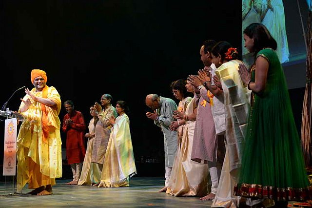 Gurudev2-7-12-14-2866-DDeRosaPhoto