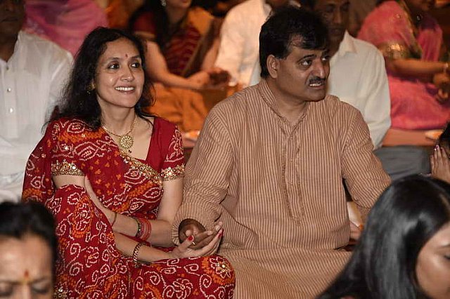 Gurudev1-7-12-14-7049-DDeRosaPhoto
