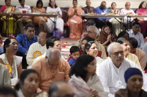 Gurudev1-7-12-14-7127-DDeRosaPhoto