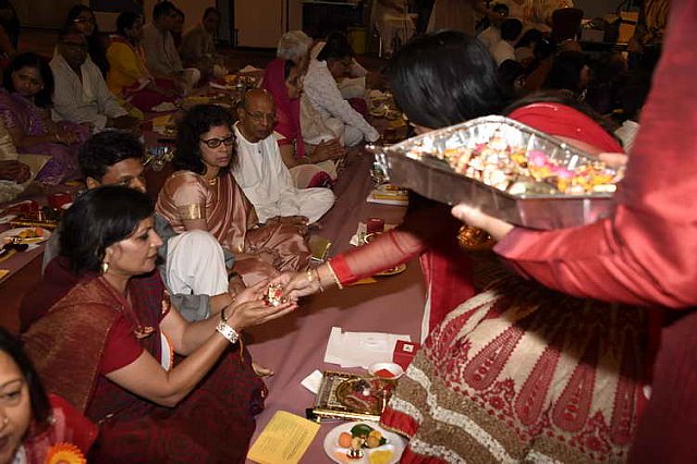 Gurudev1-7-12-14-7243-DDeRosaPhoto