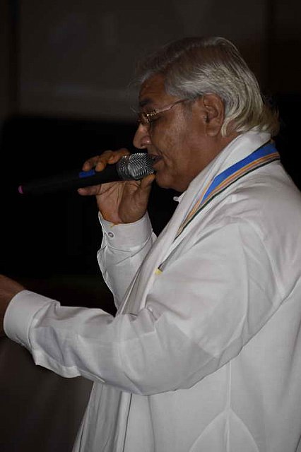 Gurudev1-7-12-14-7316-DDeRosaPhoto