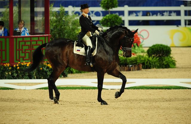 HKD-8-13-08-0577-TatianaMiloserdova-WhatAFeeling-RUS-DeRosaPhoto.jpg
