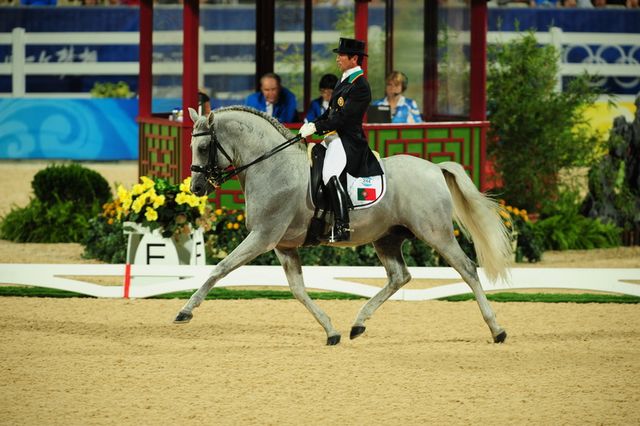 HKD-8-13-08-0882-CarlosPinto-Notavel-POR-DeRosaPhoto.jpg
