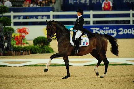 HKD-8-14-08-0231-JuliaChevanne-Calimucho-FRA-DeRosaPhoto.jpg