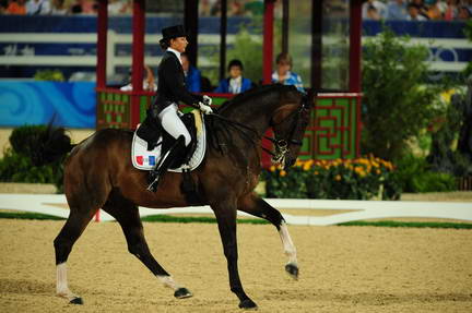 HKD-8-14-08-0241-JuliaChevanne-Calimucho-FRA-DeRosaPhoto.jpg