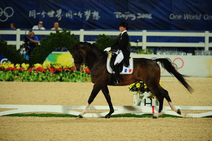 HKD-8-14-08-0243-JuliaChevanne-Calimucho-FRA-DeRosaPhoto.jpg
