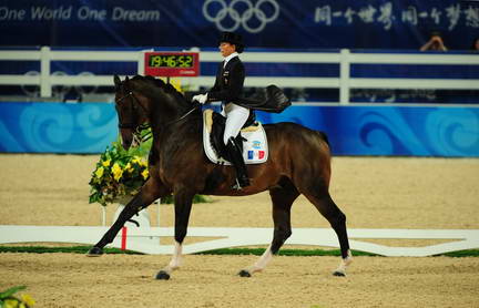 HKD-8-14-08-0251-JuliaChevanne-Calimucho-FRA-DeRosaPhoto.jpg