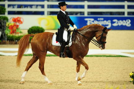 HKD-8-14-08-0855-HiroshiHoketsu-Whisper-JPN-DeRosaPhoto.jpg