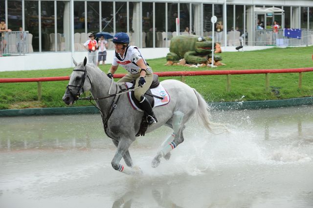 HKEV-8-11-08-0655-BeckyHolder-CourageousComet-DeRosaPhoto.jpg