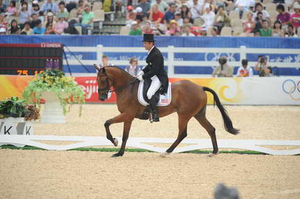 HKEV-8-10-08-392-PhillipCutton-Connaught-DeRosaPhoto.jpg