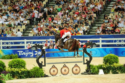 HKSJ-8-15-08-0328-McLainWard-Sapphire-DeRosaPhoto.JPG