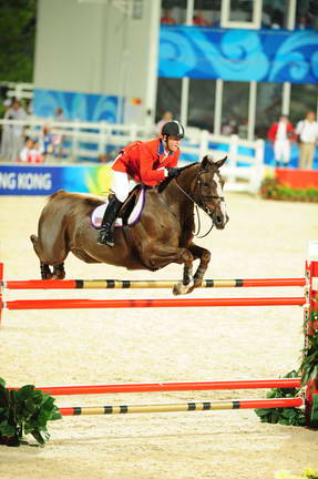 HKSJ-8-15-08-0333-McLainWard-Sapphire-DeRosaPhoto.JPG