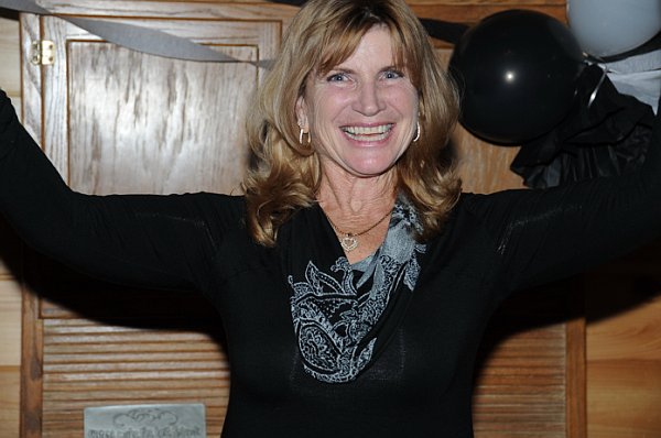 Mary-11-13-10-60thBD-093-DDeRosaPhoto.jpg