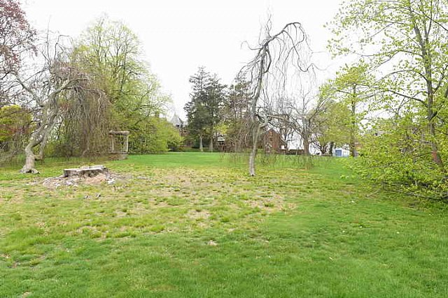 Gardens-IPE-LloydHarbor-5-10-19-7801-DDeRosaPhoto