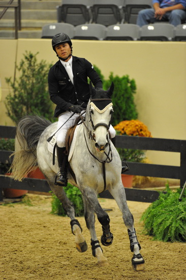 NHS-11-5-11-GrandPrix-3538-KentFarrington-Uceko-DDeRosaPhoto