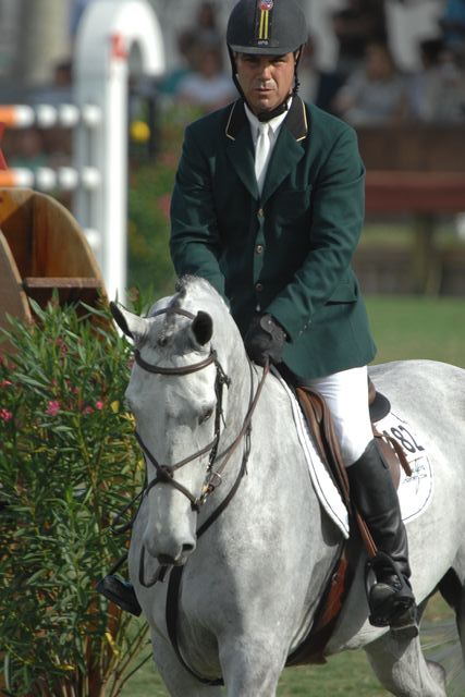 977-JimmyTorano-Marlo-NHS-12-3-06-&copy;DeRosaPhoto.jpg