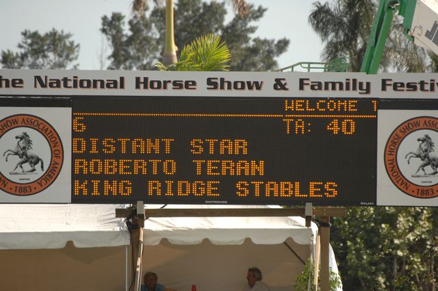 907-RobertoTeran-DistantStar-NHS-12-3-06-&copy;DeRosaPhoto.jpg