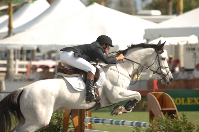 908-RobertoTeran-DistantStar-NHS-12-3-06-&copy;DeRosaPhoto.jpg