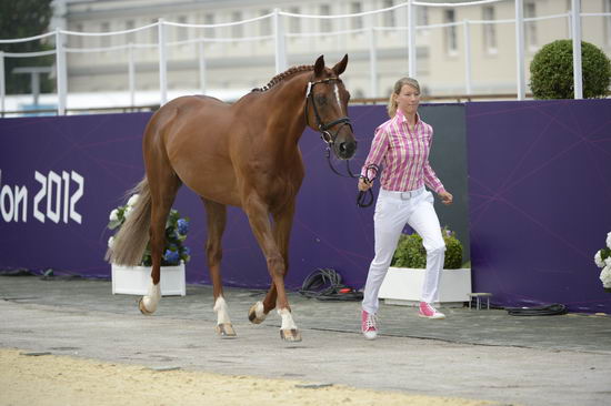 Olympics-EVJg-7-27-12-0433-SandraAuffarth-OpgunLouvo-GER-DDeRosaPhoto