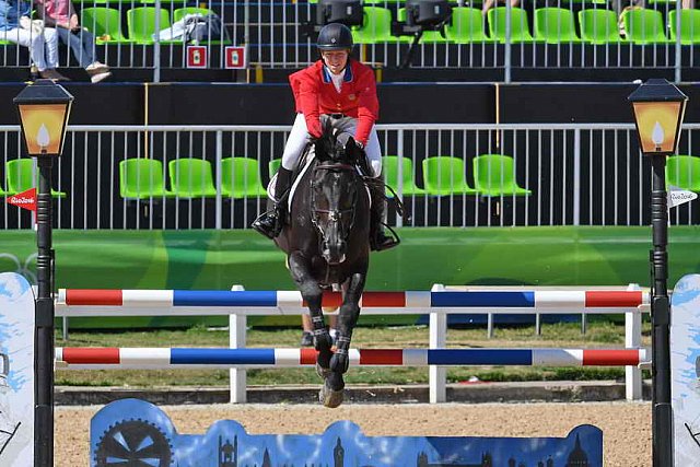 Olympics-RIO-SJ-1stQuall-8-14-16-7495-BeezieMadden-CortesC-USA-DDeRosaPhoto