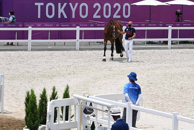 OLY-2020-DRESSAGE-JOG-7-24-21-1467-172-STEFFEN PETERS-SUPPERKASPER-USA-DDEROSAPHOTO