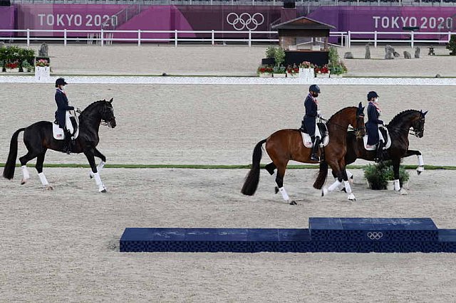 OLY-2020-DRESSAGE-GP SPECIAL AWARDS-7-27-21-4999-DDEROSAPHOTO
