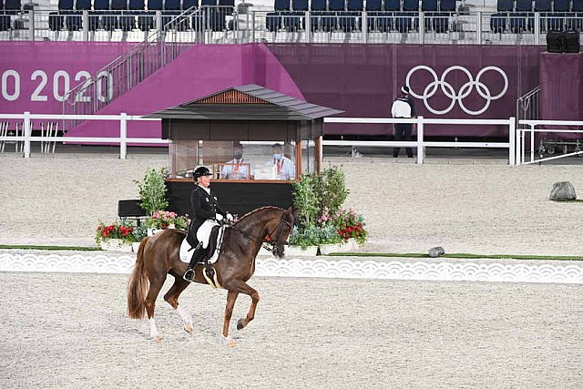 OLY-2020-DRESSAGE-GP FREESTYLE-7-28-21-9176-140-ISABELL WERTH-BELLA ROSE 2-GER-DDEROSAPHOTO