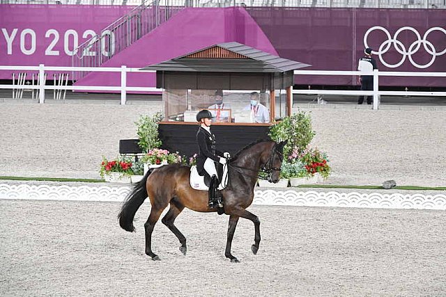 OLY-2020-DRESSAGE-GP FREESTYLE-7-28-21-8932-139-JESSICA VON BREDOW-WERNDL-TSF DALERA-GER-DDEROSAPHOTO