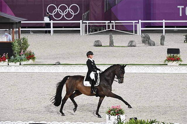 OLY-2020-DRESSAGE-GP FREESTYLE-7-28-21-8961-139-JESSICA VON BREDOW-WERNDL-TSF DALERA-GER-DDEROSAPHOTO