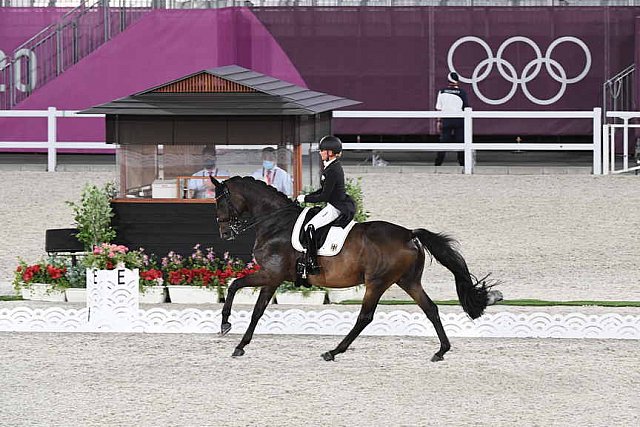 OLY-2020-DRESSAGE-GP FREESTYLE-7-28-21-8979-139-JESSICA VON BREDOW-WERNDL-TSF DALERA-GER-DDEROSAPHOTO