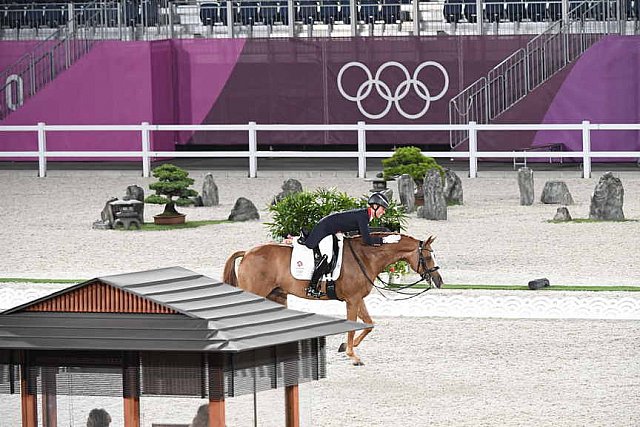 OLY-2020-DRESSAGE-GP FREESTYLE-7-28-21-9243-133-CHARLOTTE DUJARDIN-GIO-GBR-DDEROSAPHOTO