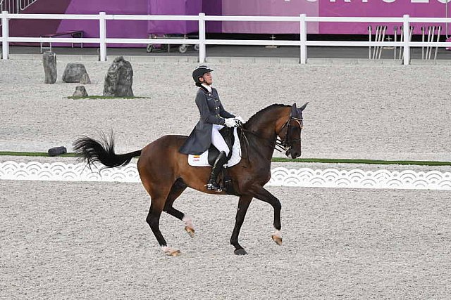OLY-2020-DRESSAGE-GP FREESTYLE-7-28-21-7907-123-BEATRIZ FERRER-SALAT-ELEGANCE-ESP-DDEROSAPHOTO