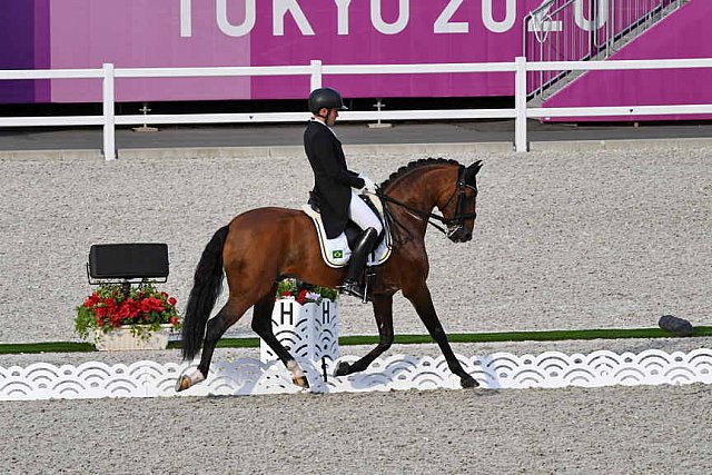 OLY-2020-DRESSAGE-GP DAY1-7-24-21-1602-112-JOAO VICTOR MARCARI OLIVA-ESCORAL-BRA-DDEROSAPHOTO