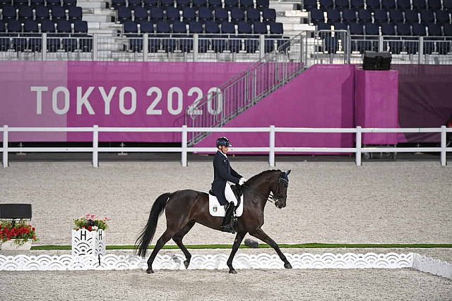 OLY-2020-DRESSAGE-GP DAY1-7-24-21-4841-142-FRANCESCO ZAZA-WITHERING ROMANCE-ITA-DDEROSAPHOTO