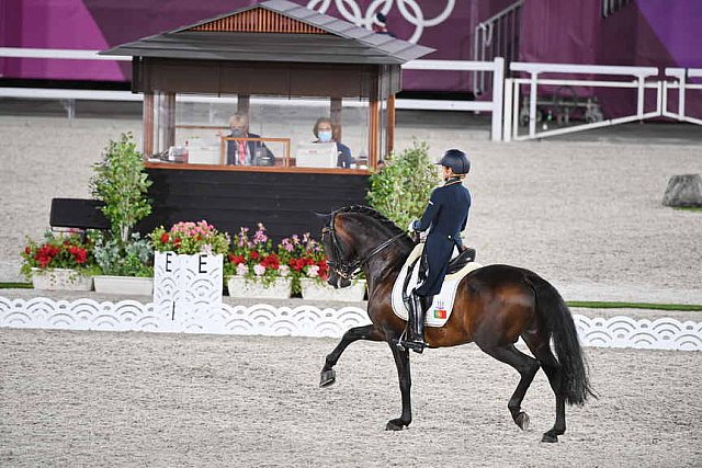 OLY-2020-DRESSAGE-GP DAY1-7-24-21-4988-155-MARIA CAETANO-FENIX DE TINEO-POR-DDEROSAPHOTO