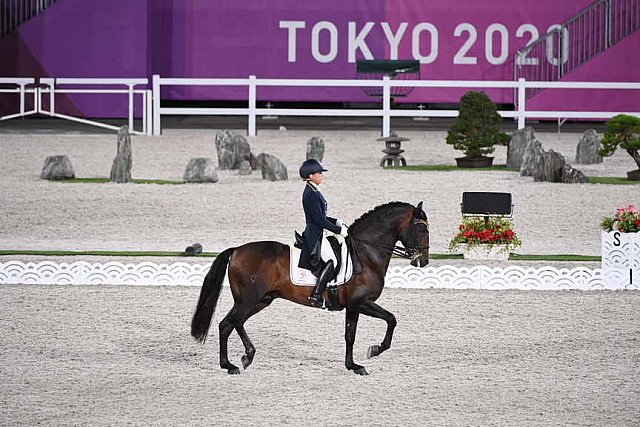 OLY-2020-DRESSAGE-GP DAY1-7-24-21-5047-155-MARIA CAETANO-FENIX DE TINEO-POR-DDEROSAPHOTO