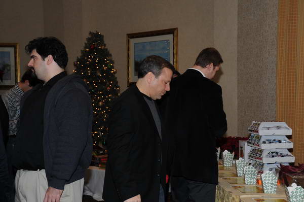 PCLI-12-9-10-HolidayParty-041-DDeRosaPhoto.jpg