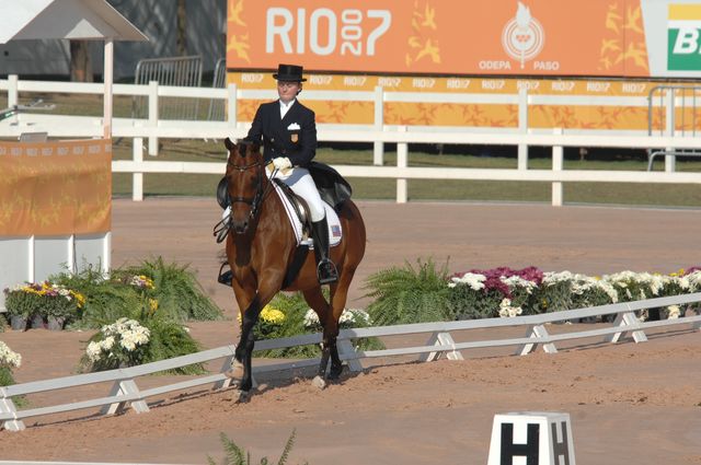 150-PanAmRio-KatherinePoulin-Neff-BrilliantToo-7-15-07-DeRosaPhoto.jpg