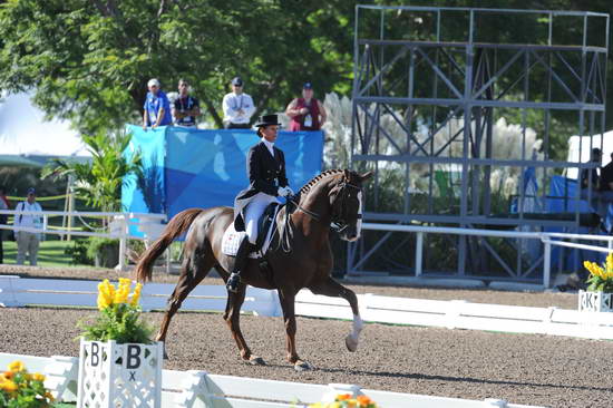 PanAmGames-MX-10-16-11-6118-IvonneLososDeMuniz-DondoloMarismas-DOM-DDeRosaPhoto.JPG