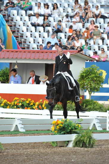 PanAmGames-MX-10-19-11-7771-DRE-IND-SteffenPeters-WeltinosMagic-USA-DDeRosaPhoto.JPG