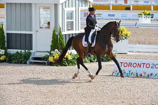 PAG-Dressage2-7-11-15-0769-SteffenPeters-Legolas92-USA-DDeRosaPhoto