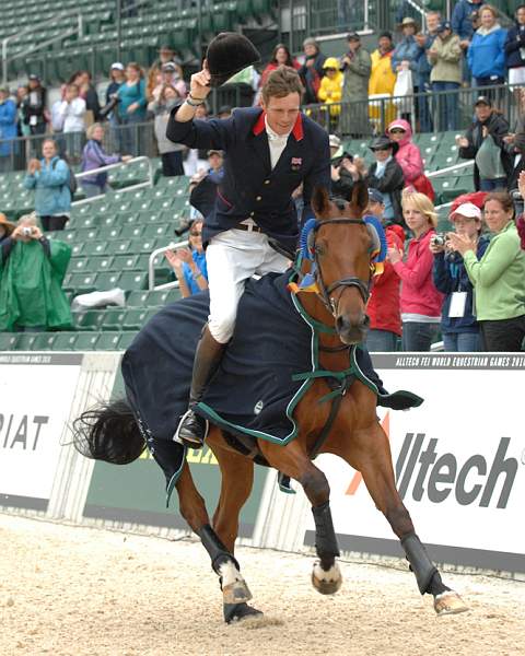 Rolex-4-25-10-3742-Awards-WilliamFoxPitt-CoolMountain-DDeRosaPhoto-crop.jpg