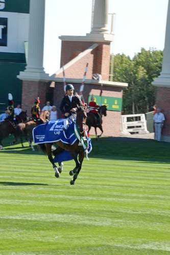 Spruce-Meadows2-9-4-13-2692-KentFarrington-AkitaCup-DDeRosaPhoto