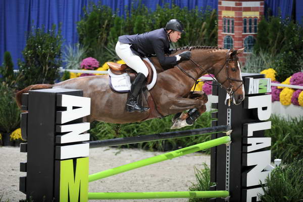 McLainWard-WIHS2-10-28-10-3934-Sapphire-DDeRosaPhoto.jpg