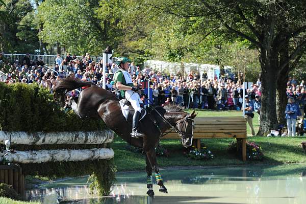 WEG2-10-2-10-EV-XX-3279-HenryJotaHampton-PeterAtkins-DDeRosaPhoto.JPG