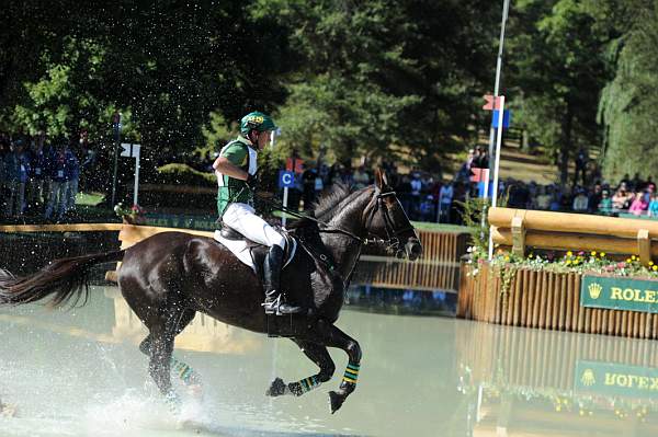 WEG2-10-2-10-EV-XX-3283-HenryJotaHampton-PeterAtkins-DDeRosaPhoto.jpg