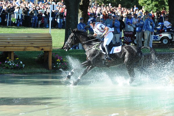 WEG1-10-2-10-EV-XX-DSC_6005-OppositionBuzz-NicolaWilson-DDeRosaPhoto.JPG